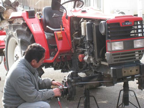 maintenance_of_tractor